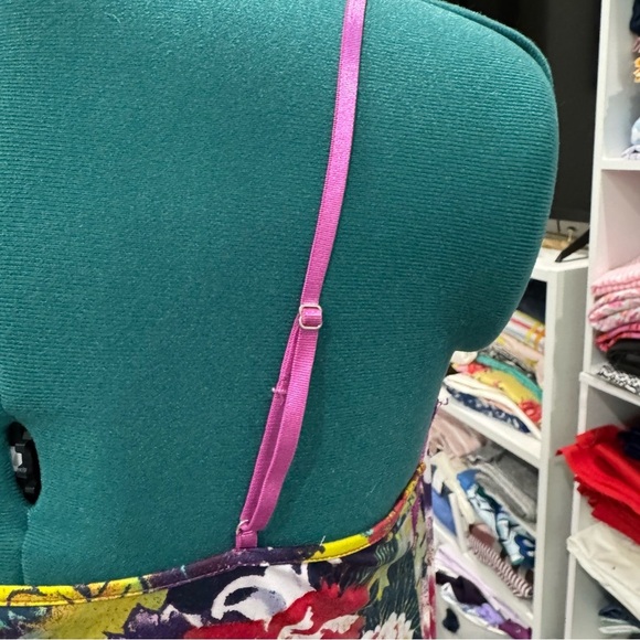 Josie Floral Dragon Lace Trim Slip Dress Size Medium - Picture 5 of 7